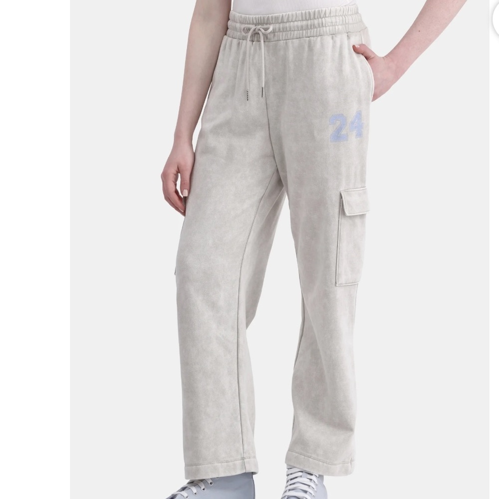 Washed Cargo Sweatpants 24